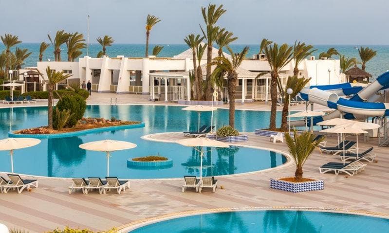 El Mouradi Djerba Menzel (INTERDIT AUX CELIBATAIRES)